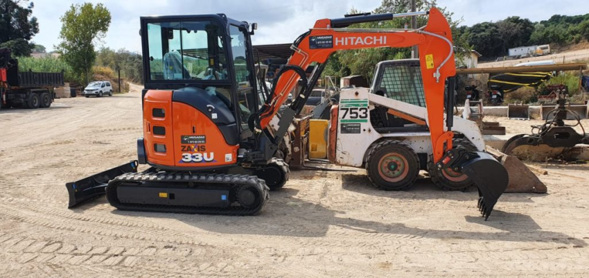 NOVA ADQUISICIÓ HITACHI 33U